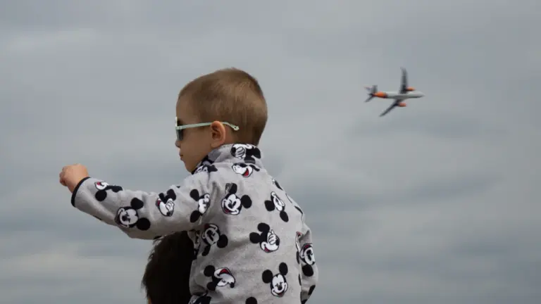 Vilniaus vaikai derina dronus ir mezgimą: kas juos traukia